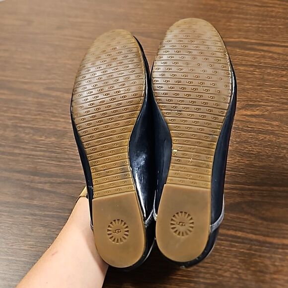Ugg Antora flats size 10 - Picture 5 of 8